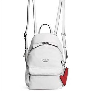 🎁🎒🔥💯 GUESS BAG ( NEW WITH TAGS ) 🎁💯🔥🎒